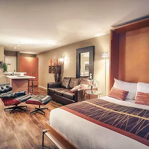 Hotel Nuvo For, YYC